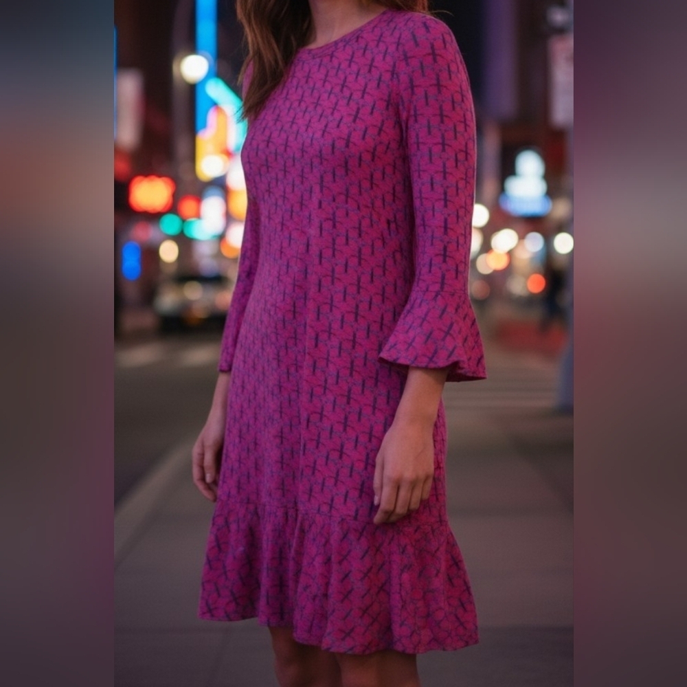 Buckhead Betties - NWT, Maze Runner Mandy Poly-Knit Shift Dress, Ruffled Bottom - Picture 11 of 11